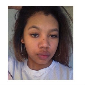 Meet your Posher, Dominique